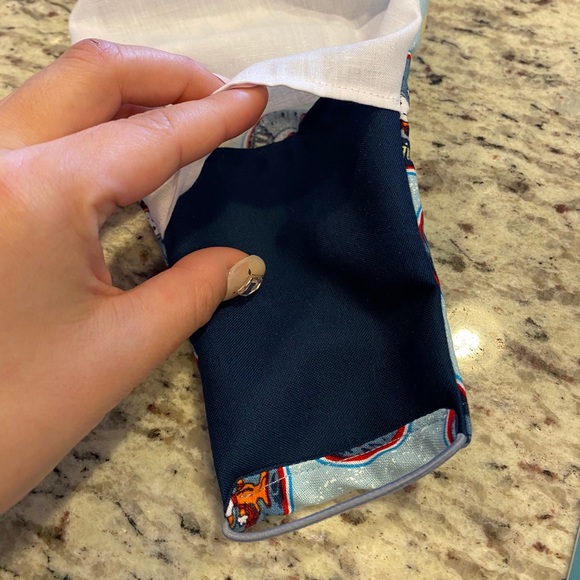 (Elastic) Snoopy Fabric Face Mask w/ Filter Pocket - Picture 5 of 7